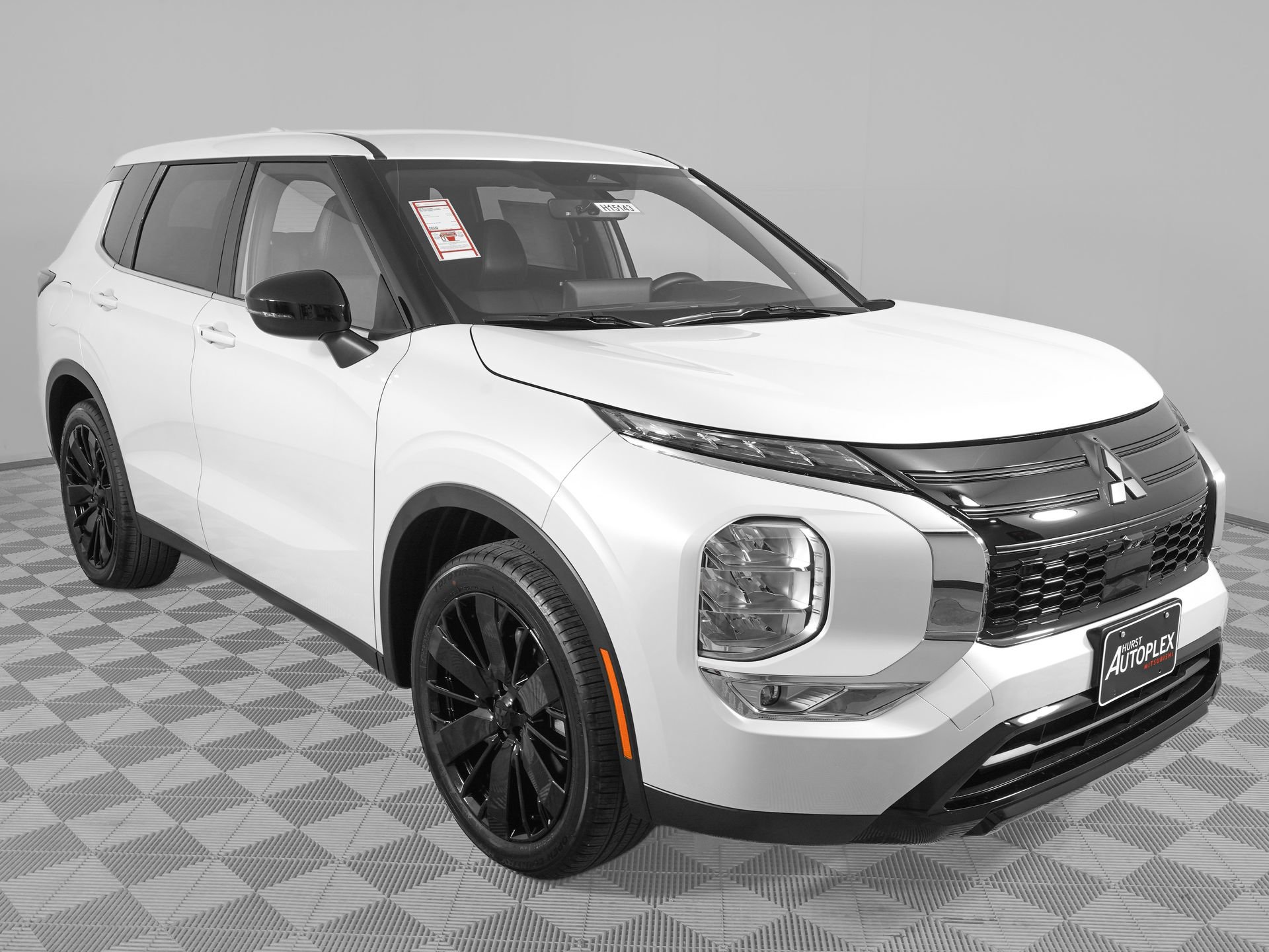 New 2026 Mitsubishi Outlander LE FWD image 4