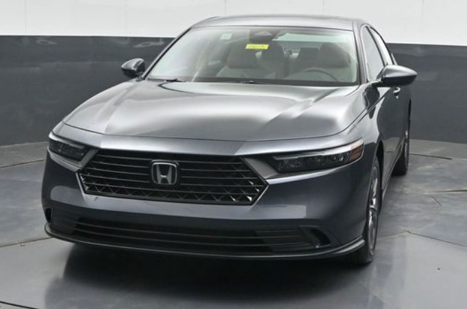Used 2024 Honda Accord EX image 9