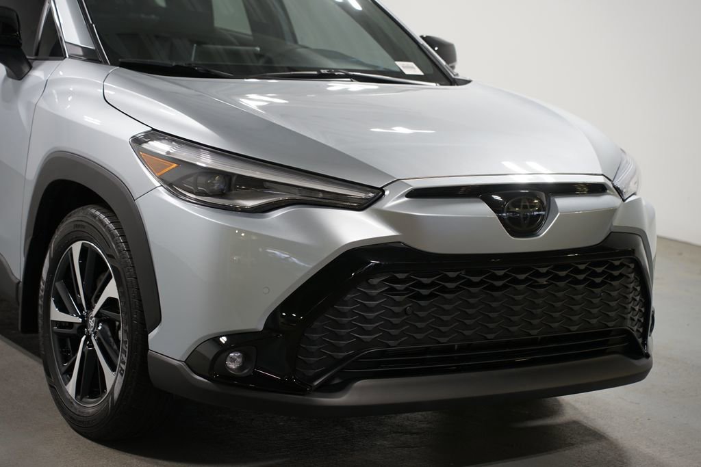 Used 2025 Toyota Corolla Cross AWD Hybrid w/ Convenience Package image 4