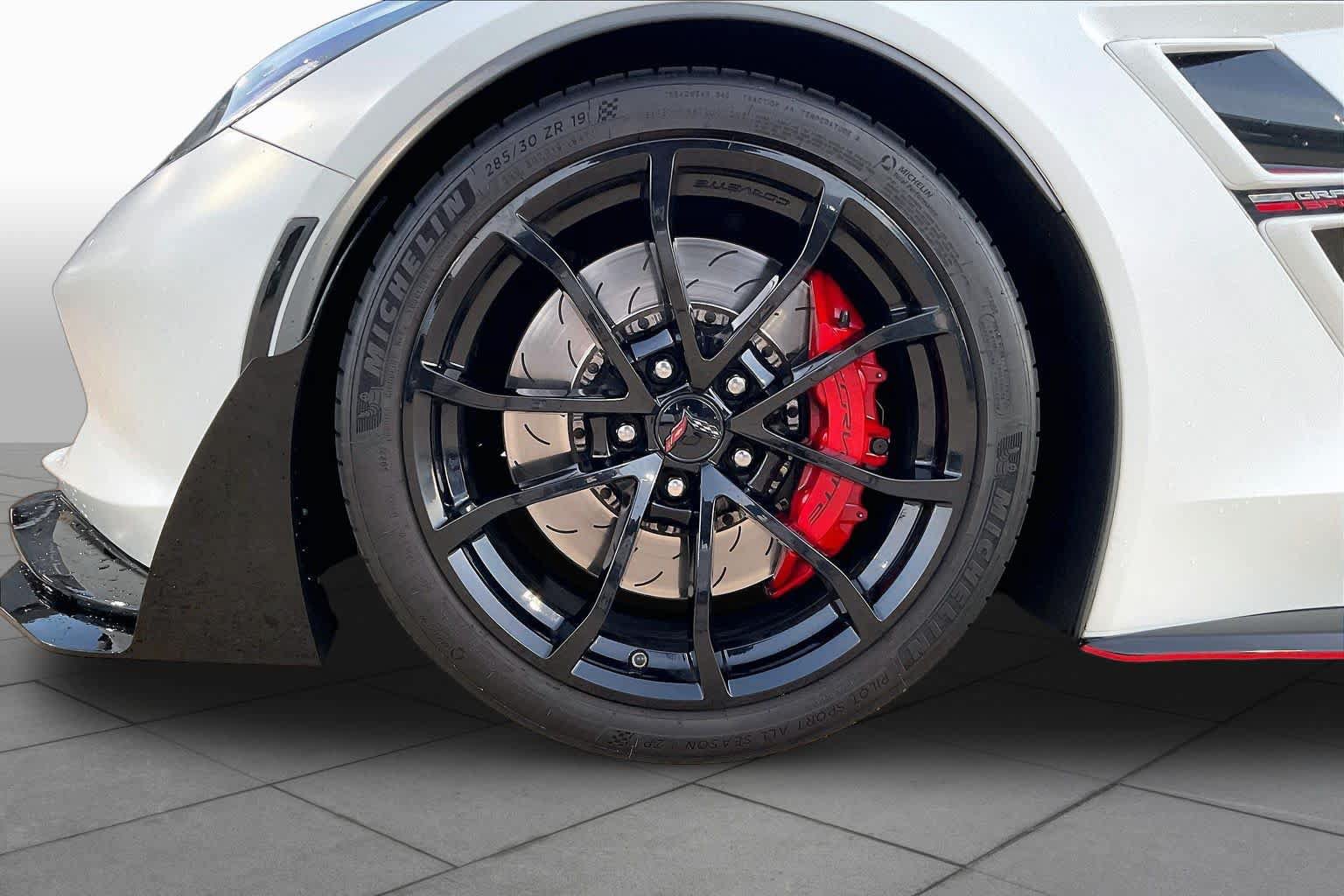 Used 2019 Chevrolet Corvette Grand Sport RWD image 12