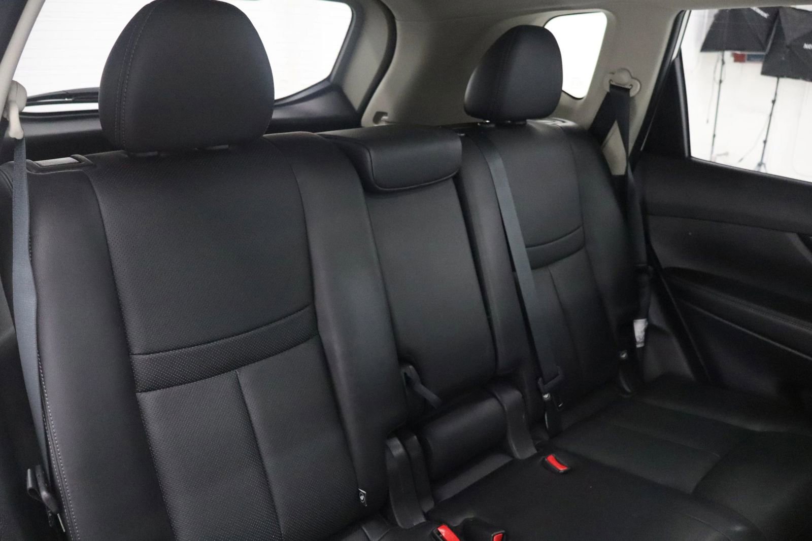 Used 2017 Nissan Rogue SL w/ SL Premium Package AWD/4WD image 19