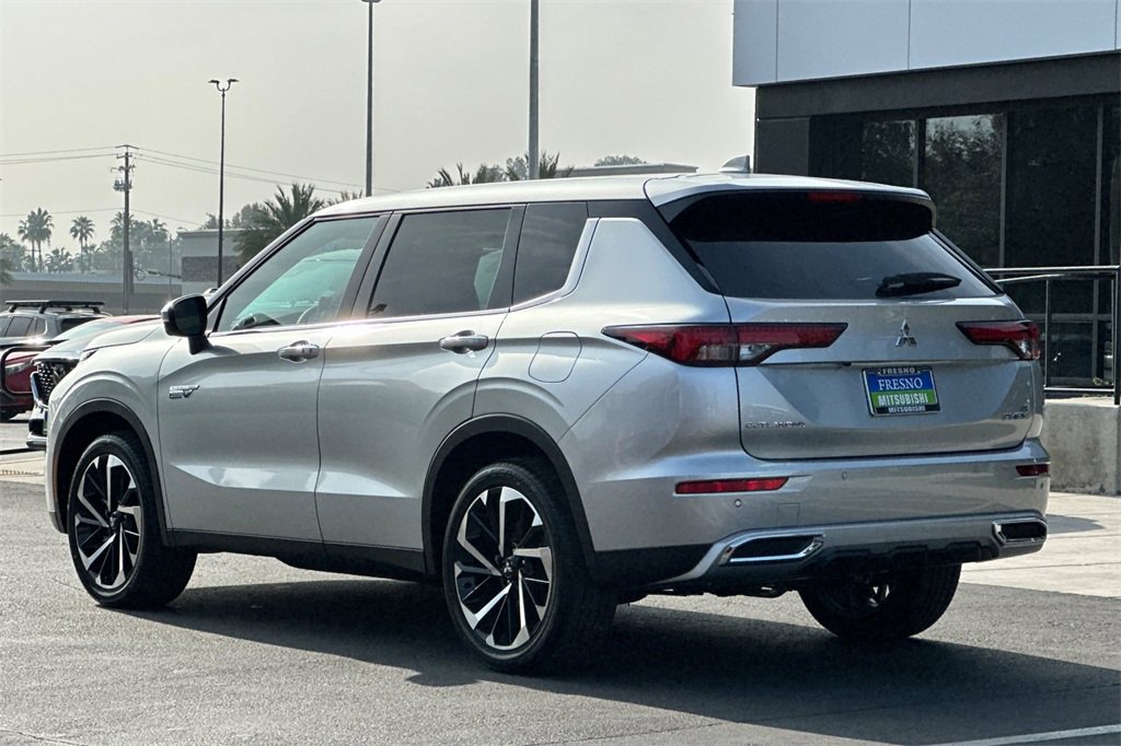 New 2025 Mitsubishi Outlander SE image 7