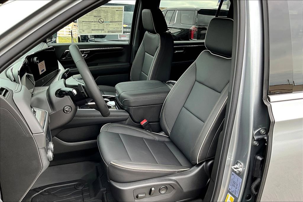 New 2025 Chevrolet Suburban Premier image 9