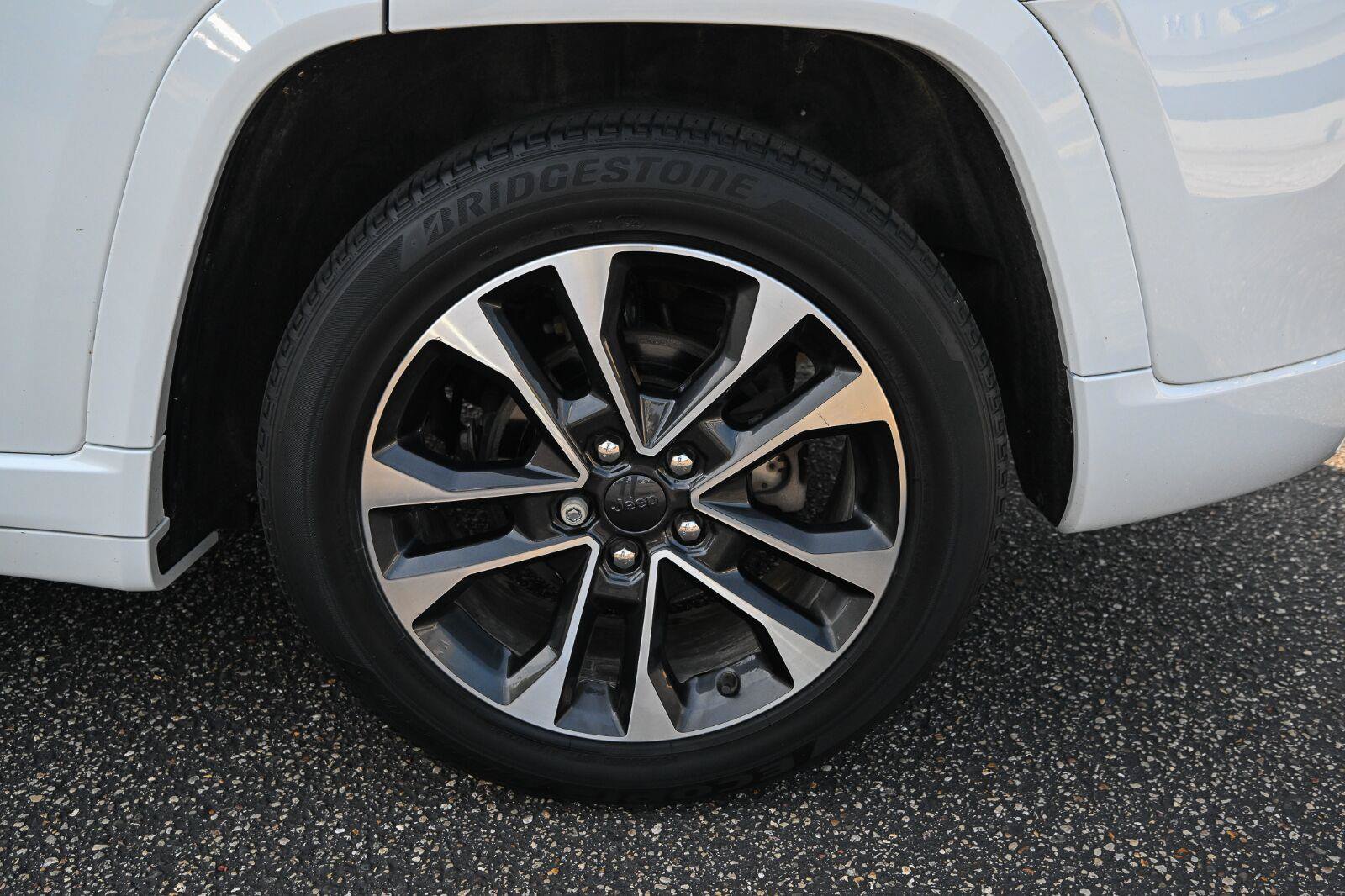 Used 2022 Jeep Grand Cherokee Overland w/ Adv Protech Group III AWD/4WD image 13