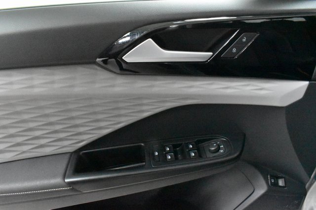 Used 2024 Volkswagen Taos S image 19