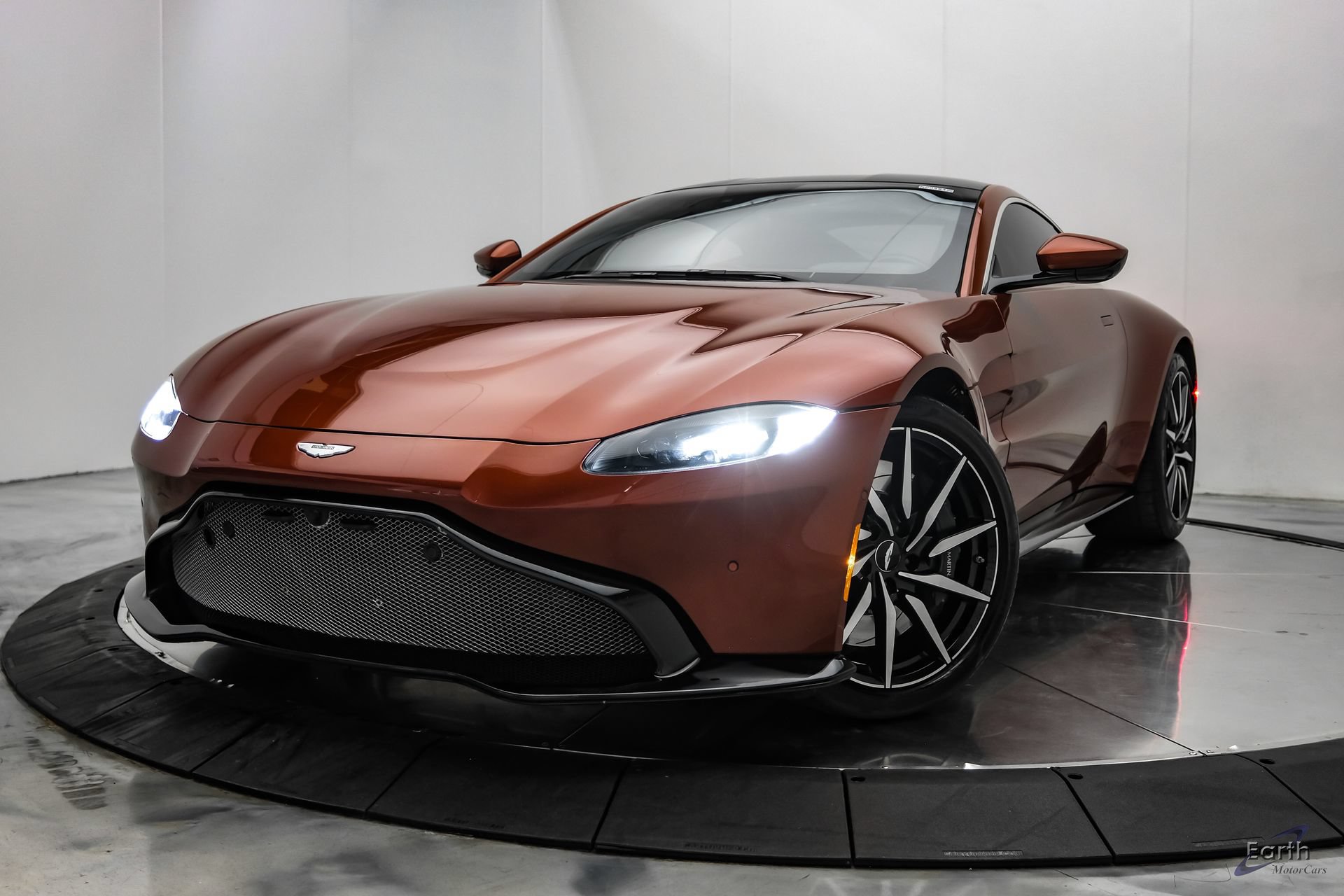 Used 2019 Aston Martin V8 Vantage Coupe RWD image 6
