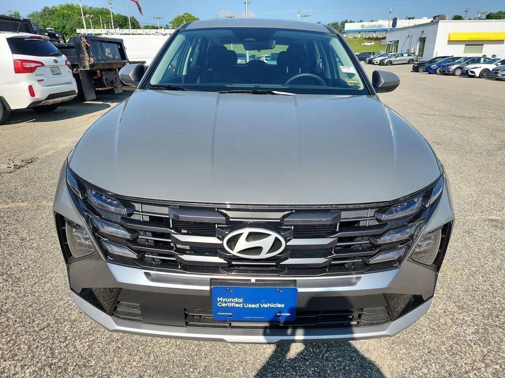 Used 2025 Hyundai Tucson SE image 2