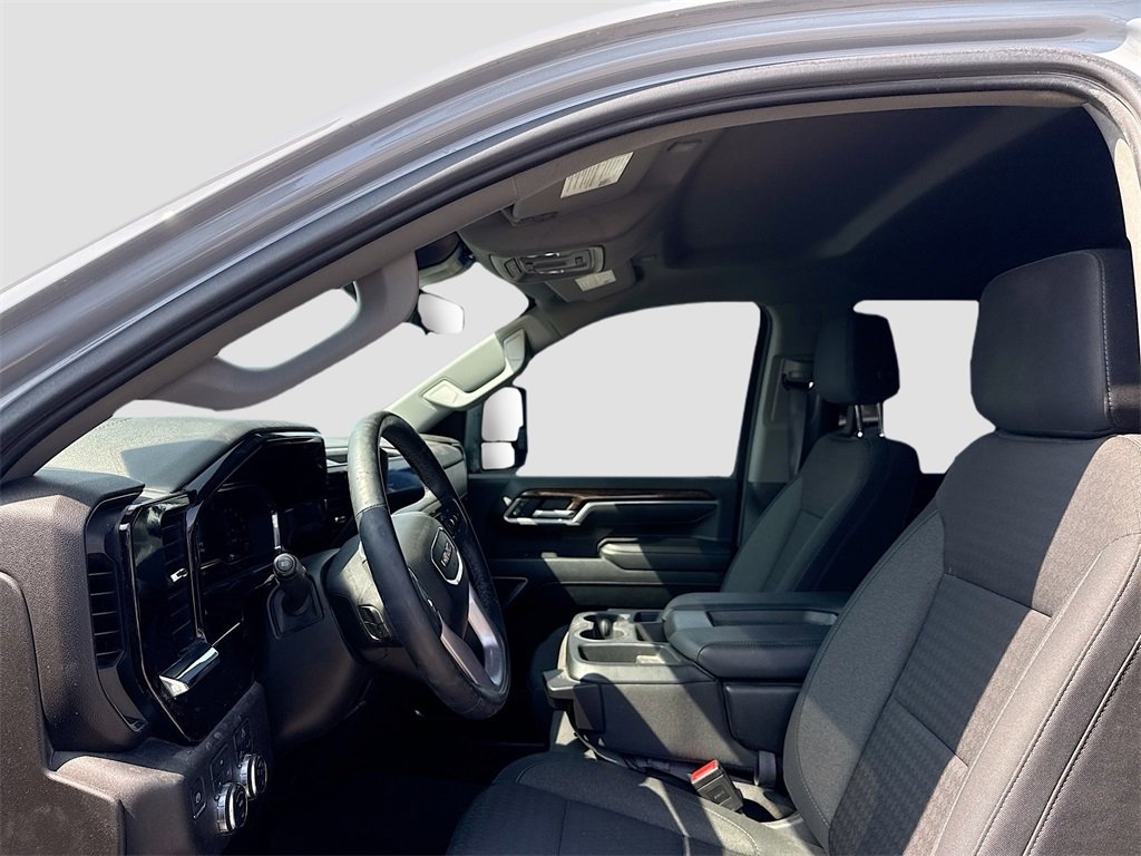 Used 2025 GMC Sierra 2500 SLE w/ SLE Value Package; image 9