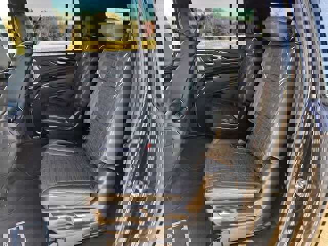 Used 2024 Cadillac Escalade ESV V image 29