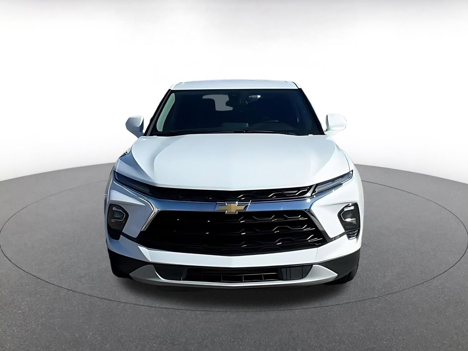 Used 2025 Chevrolet Blazer LT image 4