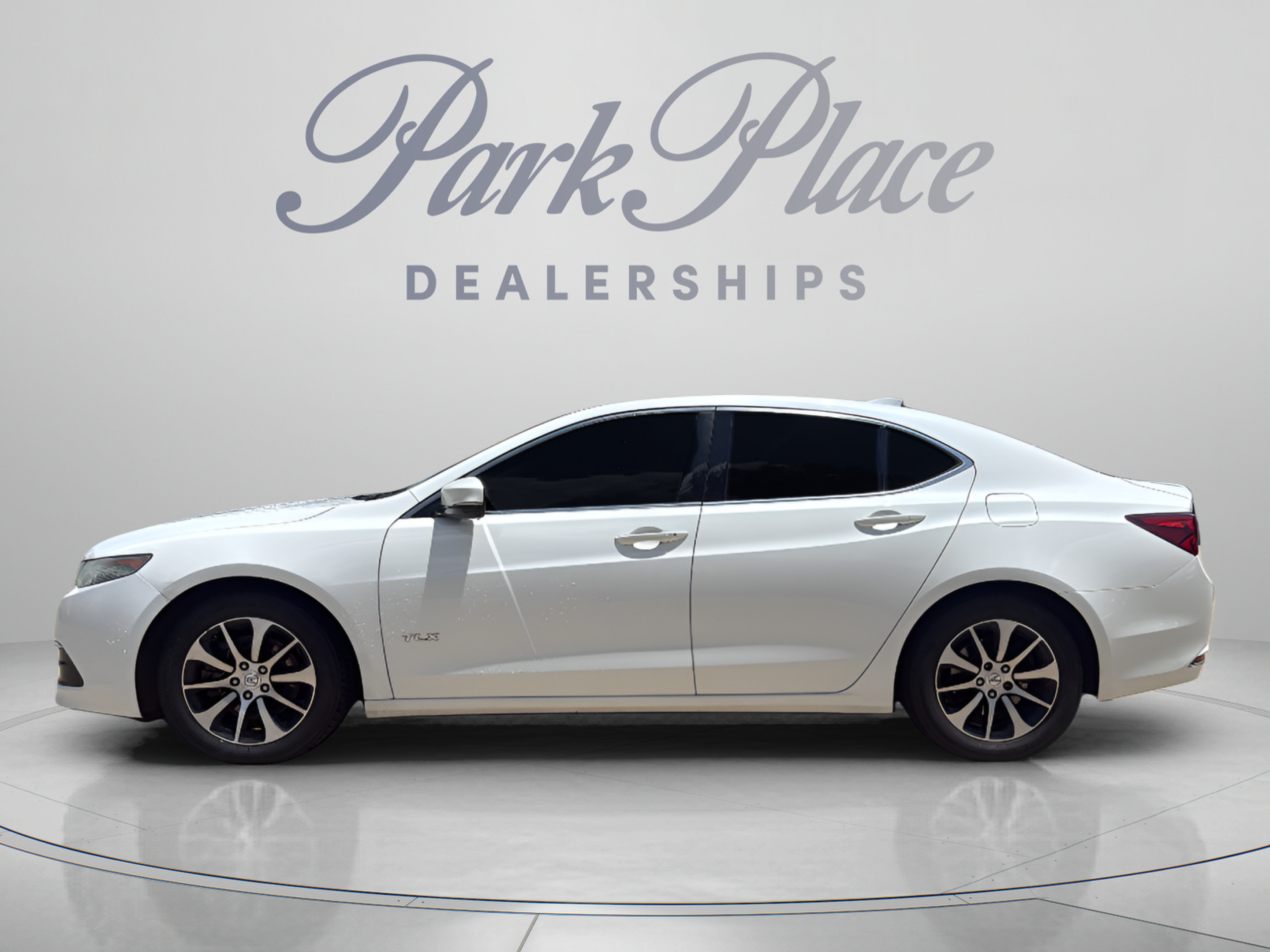 Used 2017 Acura TLX FWD image 2
