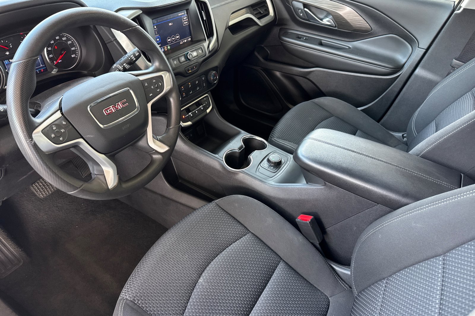 Used 2024 GMC Terrain SLE AWD/4WD image 5