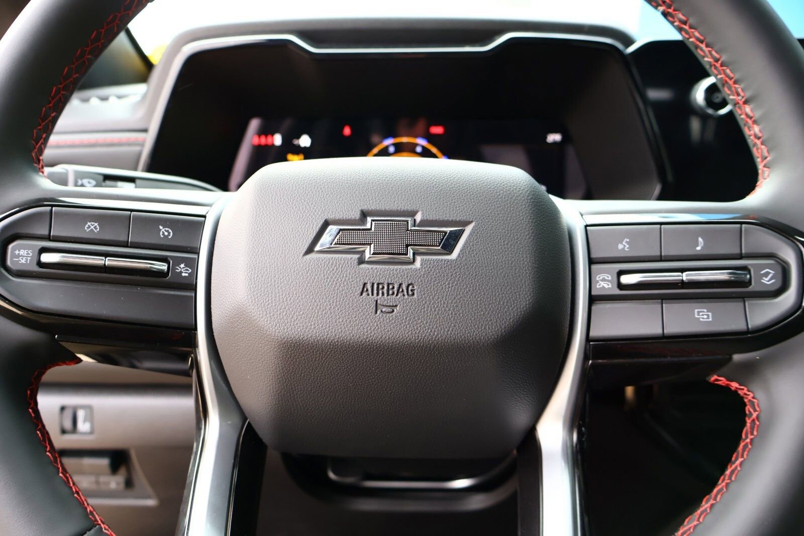 New 2025 Chevrolet Colorado Z71 w/ Midnight Edition image 37