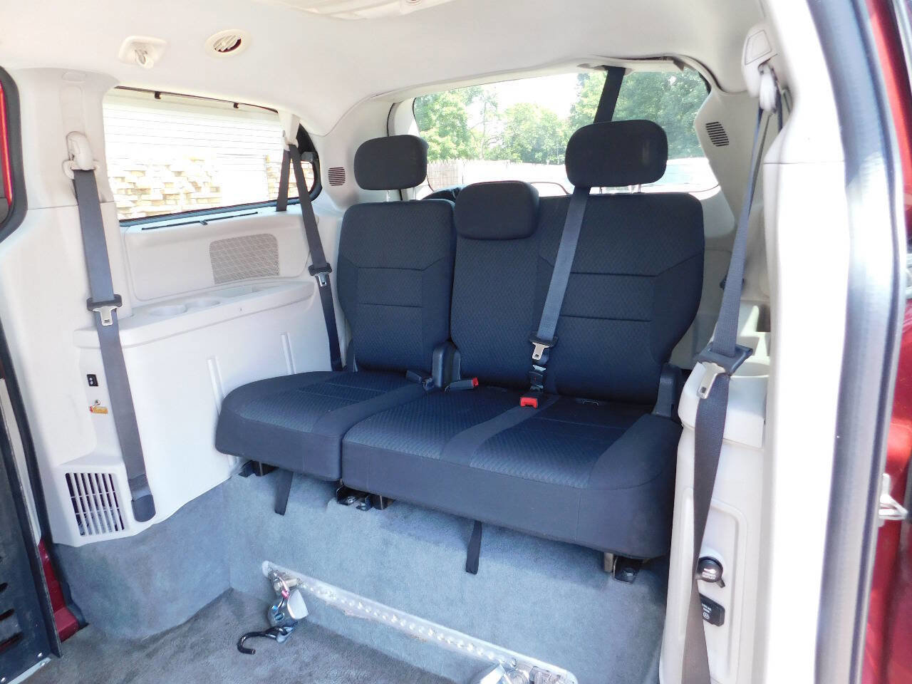 Used 2010 Dodge Grand Caravan Crew w/ Family Value Group image 23