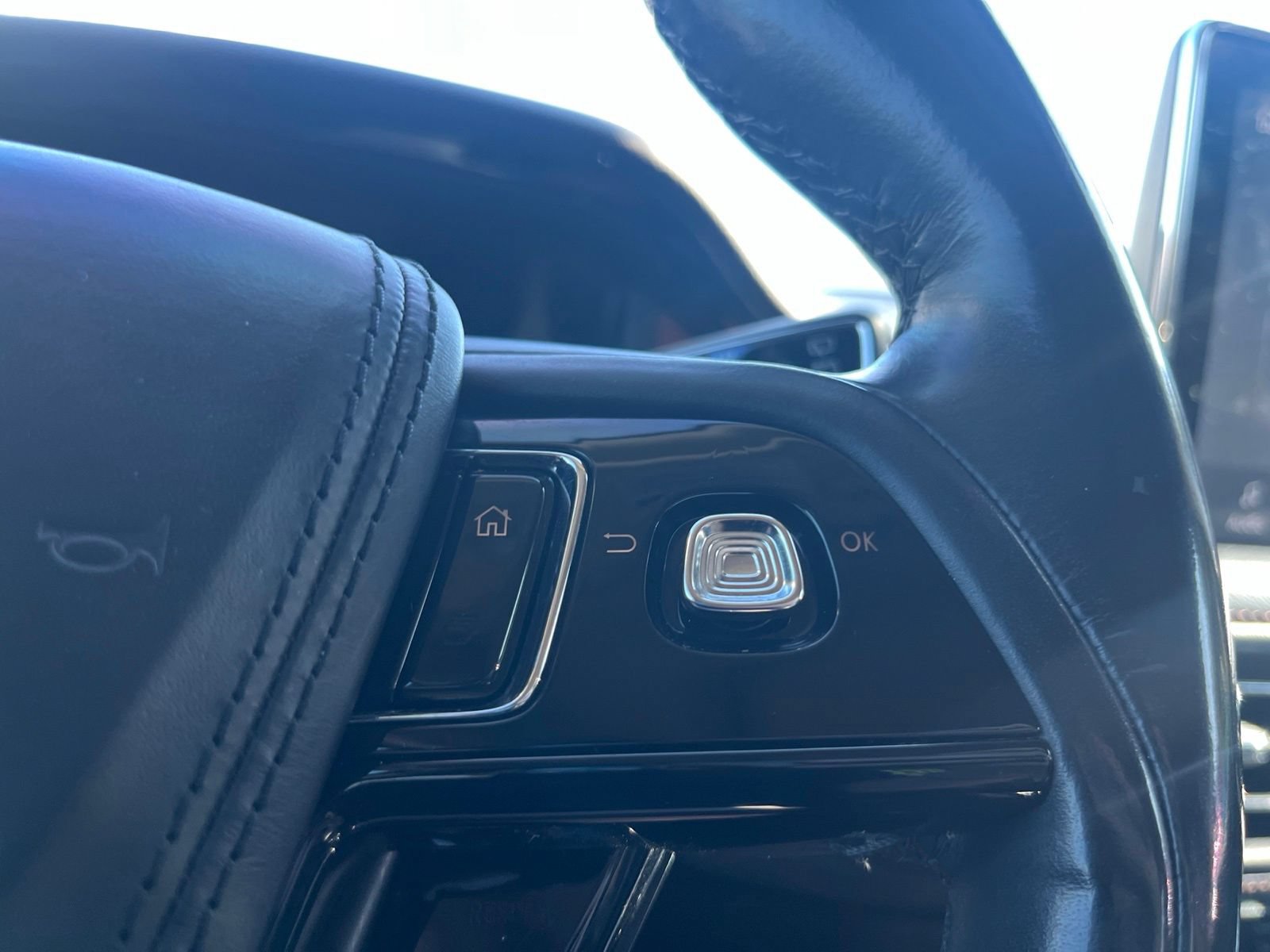Used 2021 Lincoln Aviator Reserve RWD image 16