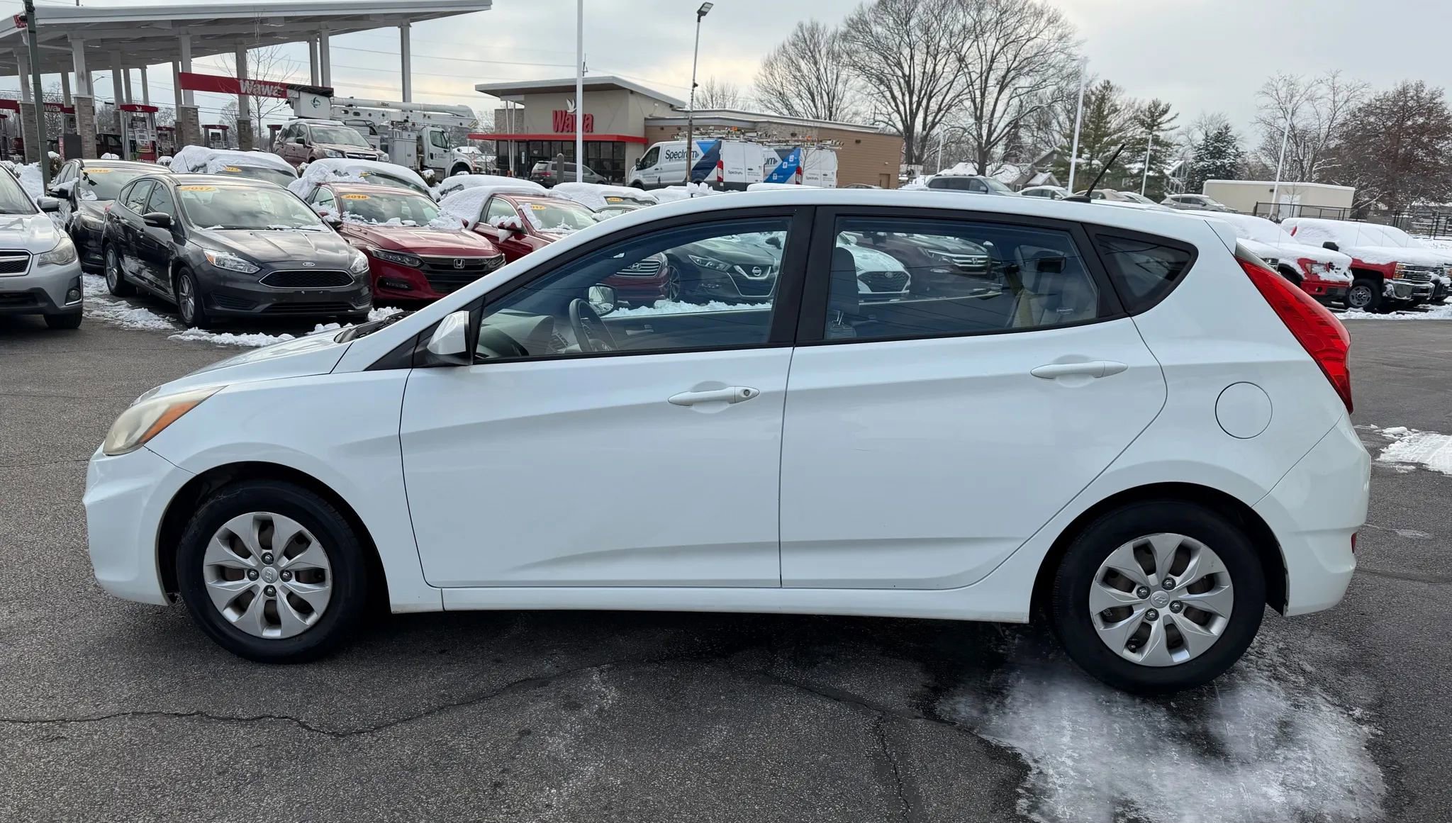 Used 2016 Hyundai Accent SE image 2