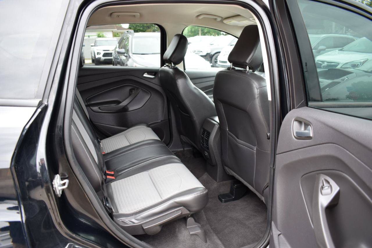 Used 2018 Ford Escape SE w/ SE Sport Appearance Package AWD/4WD image 32