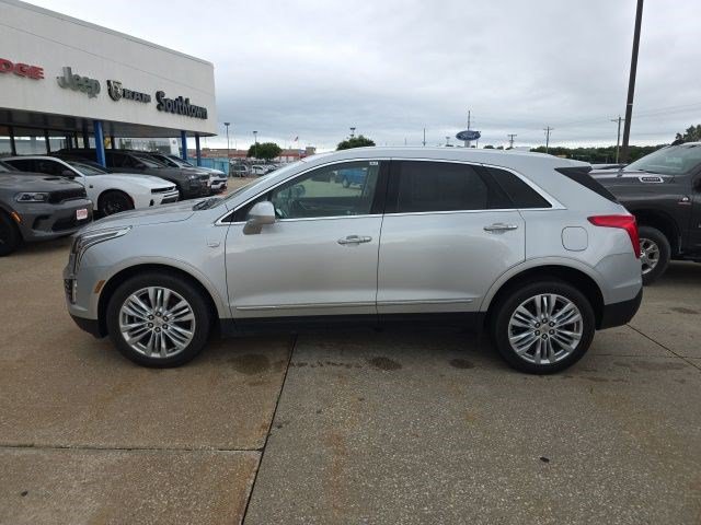 Used 2017 Cadillac XT5 Premium Luxury AWD/4WD image 5