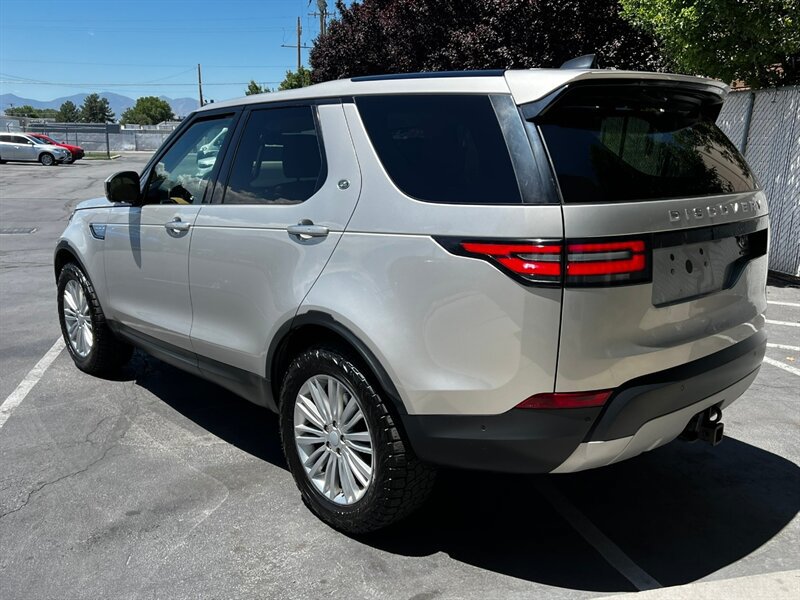 Used 2017 Land Rover Discovery HSE Luxury AWD/4WD image 5