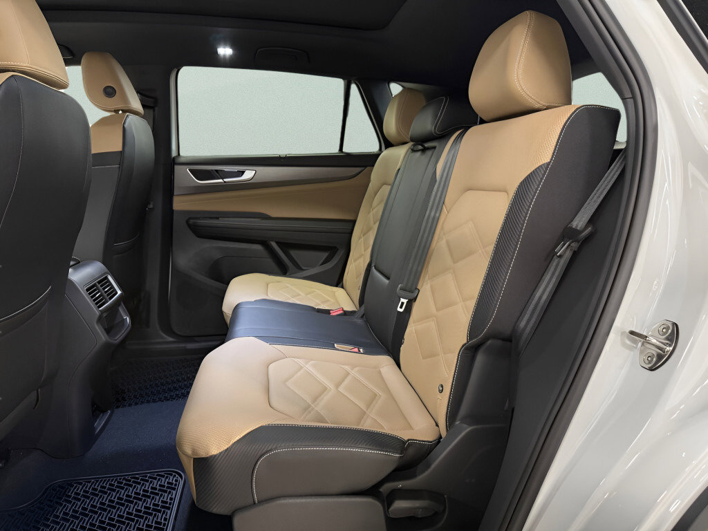 New 2026 Volkswagen Atlas Cross Sport SE image 18