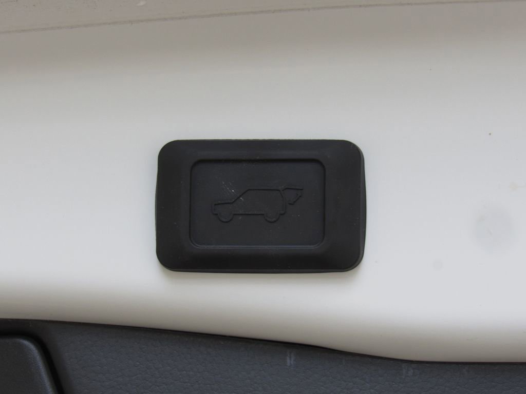 Used 2025 Toyota RAV4 XLE Premium w/ Weather Package AWD/4WD image 21
