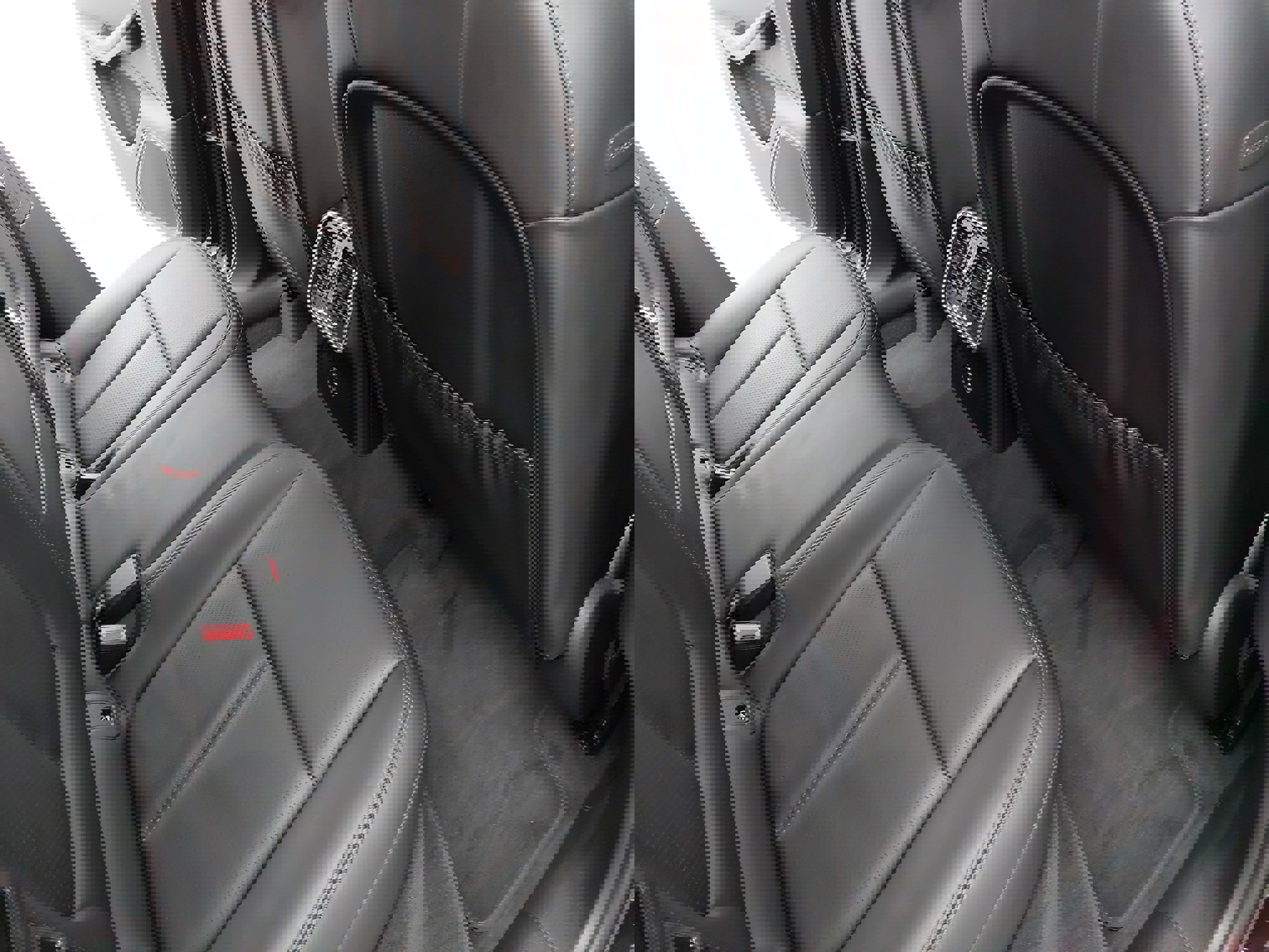 Used 2024 Porsche Macan w/ Premium Plus Package image 13