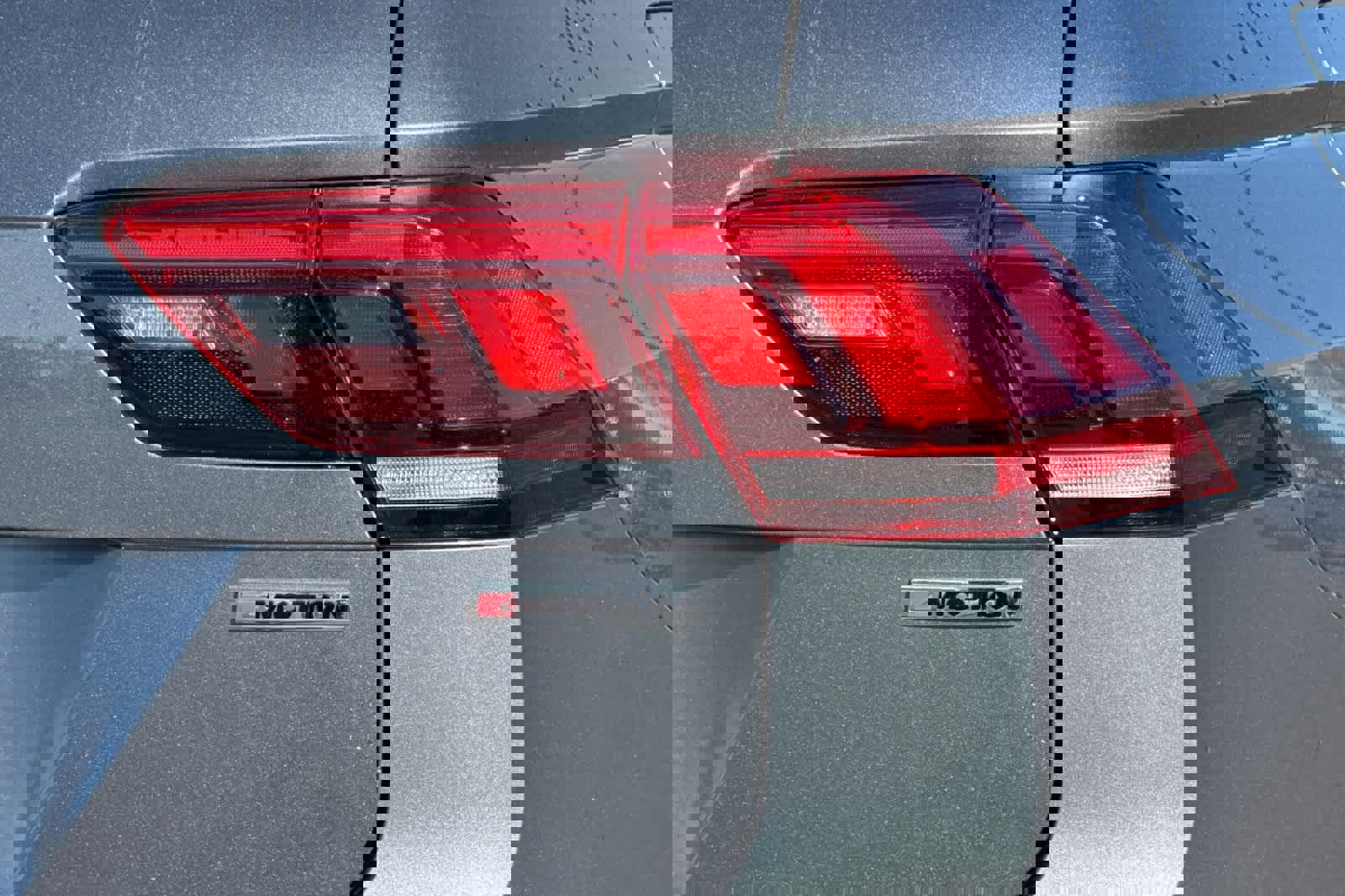 Used 2021 Volkswagen Tiguan SE image 31