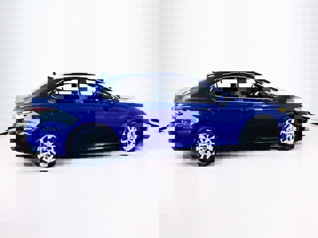 Used 2023 Toyota Camry LE image 4