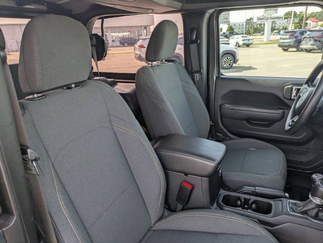 Used 2025 Jeep Wrangler Sport AWD/4WD image 31