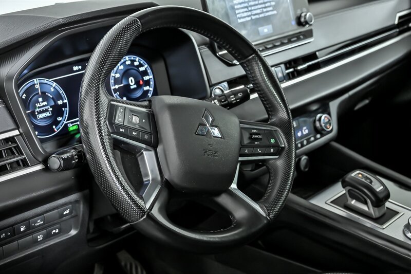Used 2023 Mitsubishi Outlander SEL AWD/4WD image 52