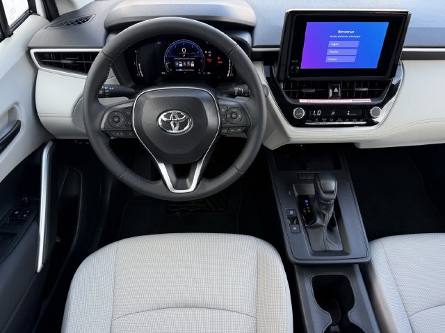 Used 2026 Toyota Corolla Cross LE FWD image 12