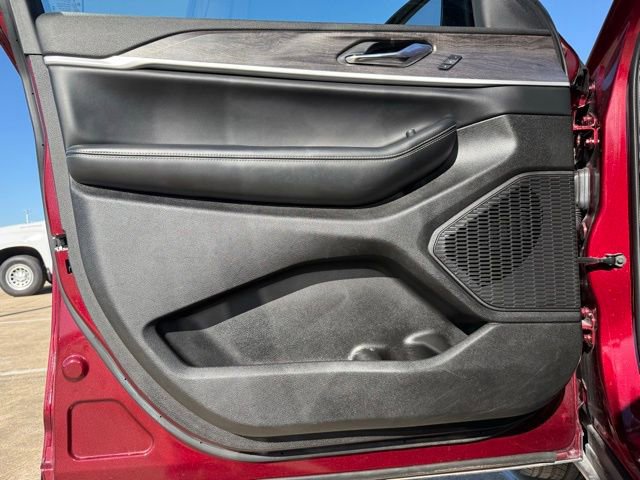 Used 2024 Jeep Grand Cherokee Limited image 27