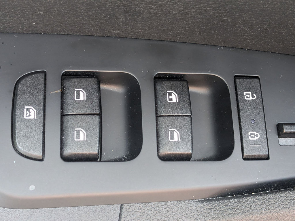 Used 2025 Kia Sportage LX FWD image 12