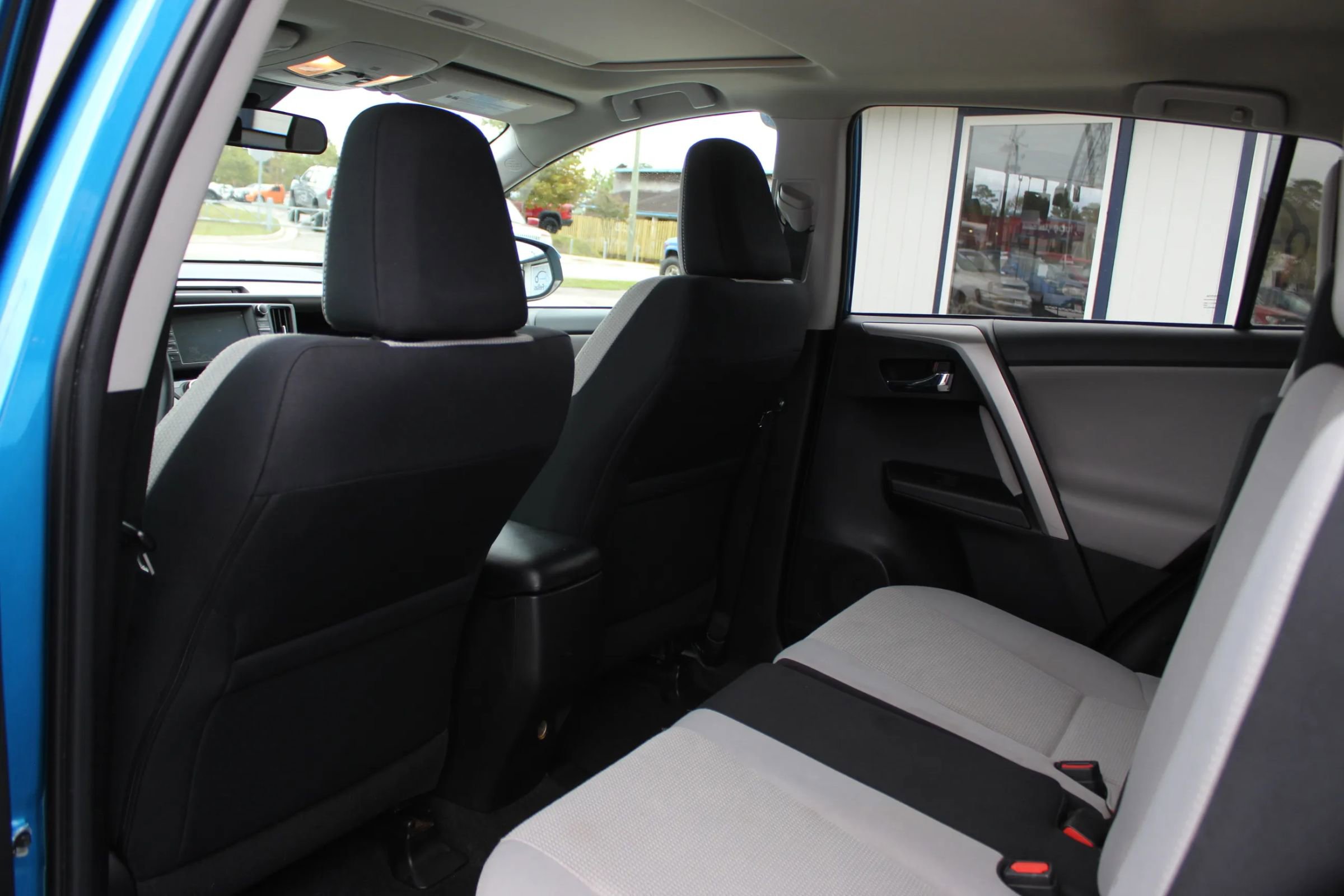 Used 2016 Toyota RAV4 XLE image 21