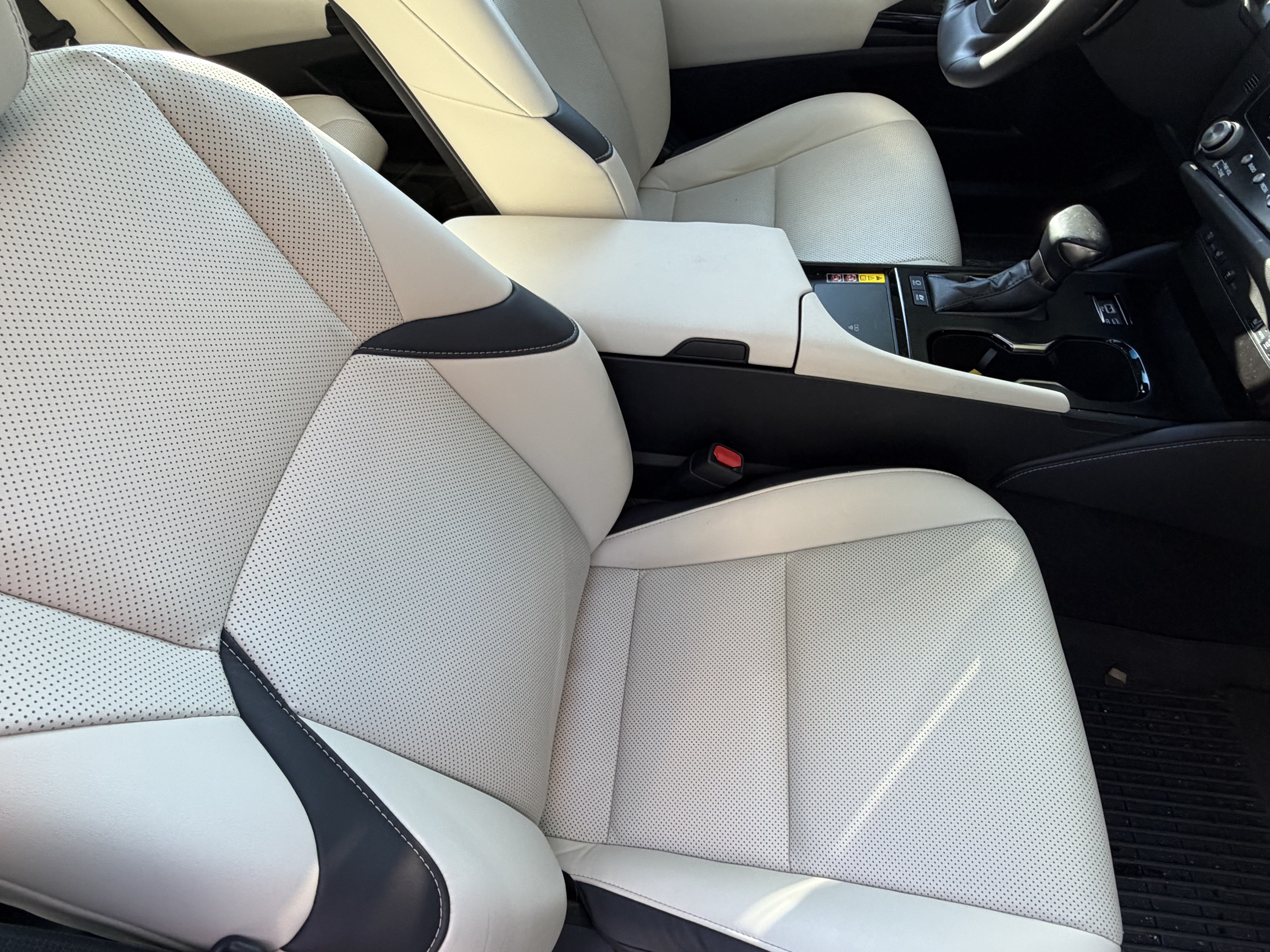 Used 2023 Lexus ES 300h w/ Premium Package FWD image 42