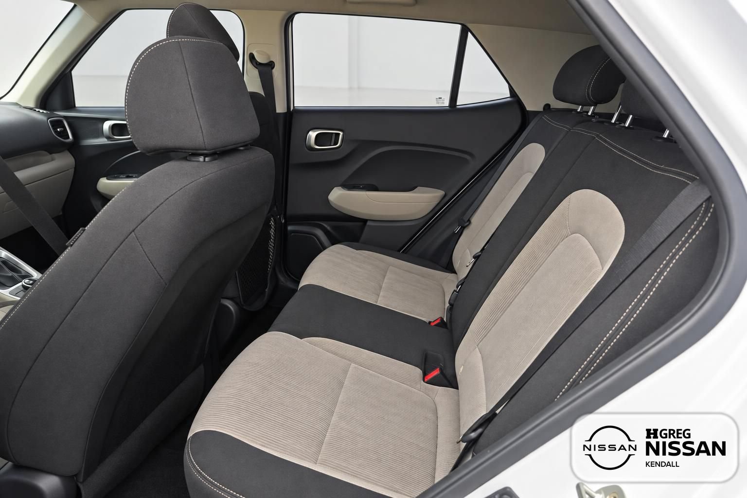 Used 2023 Hyundai Venue SEL FWD image 9