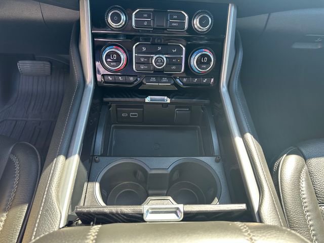 Used 2024 GMC Yukon XL Denali image 16