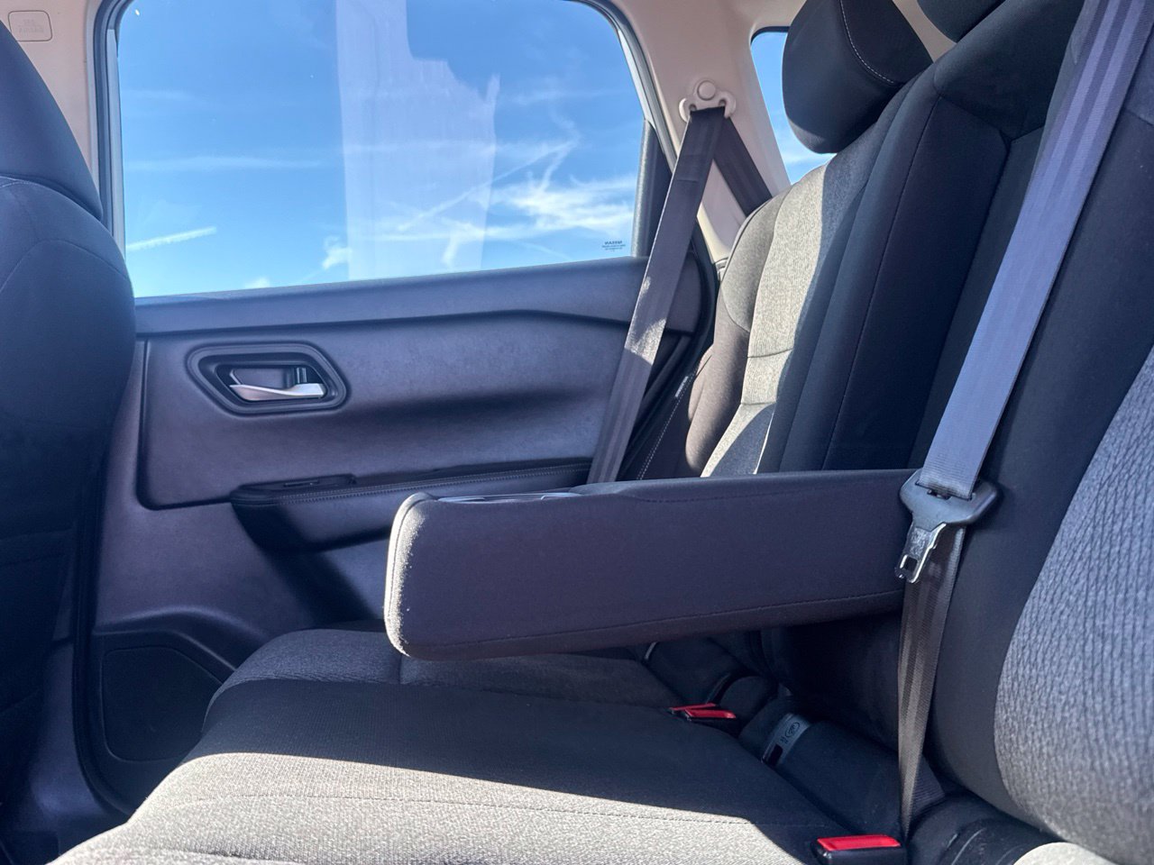 Certified 2025 Nissan Rogue SV FWD image 37