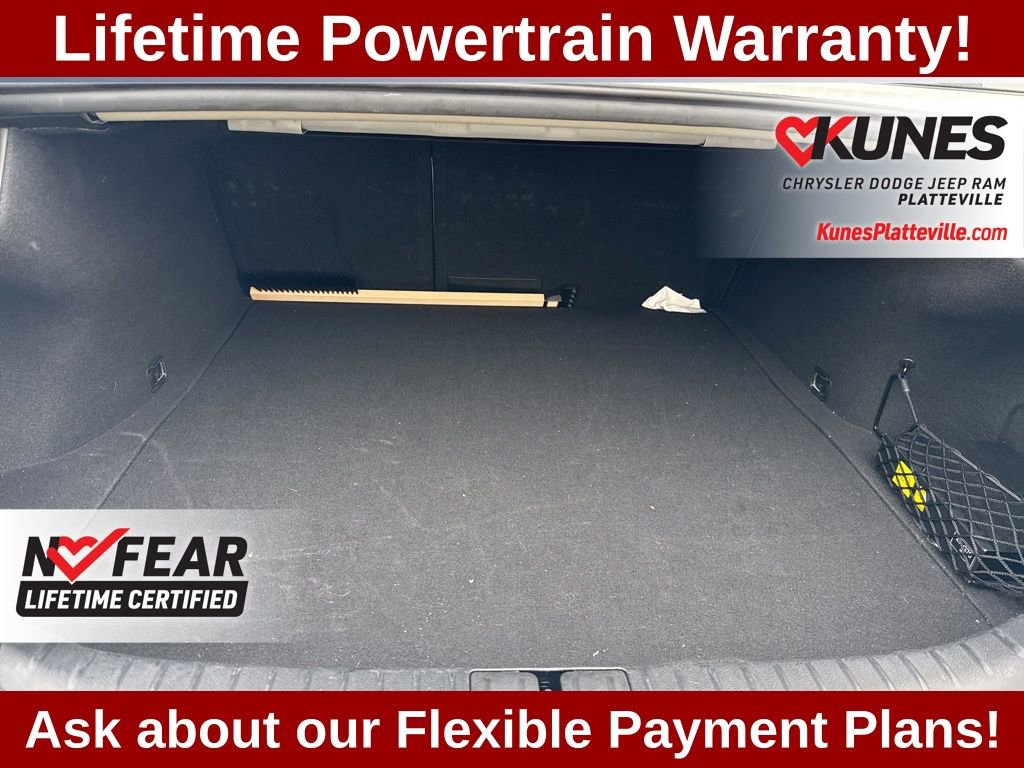 Used 2025 Genesis G70 2.5T image 24