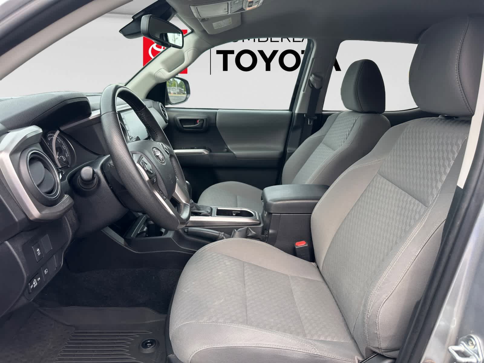 Used 2023 Toyota Tacoma SR5 AWD/4WD image 10