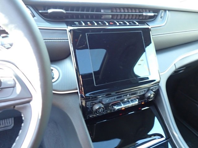 New 2025 Jeep Grand Cherokee L Altitude image 19