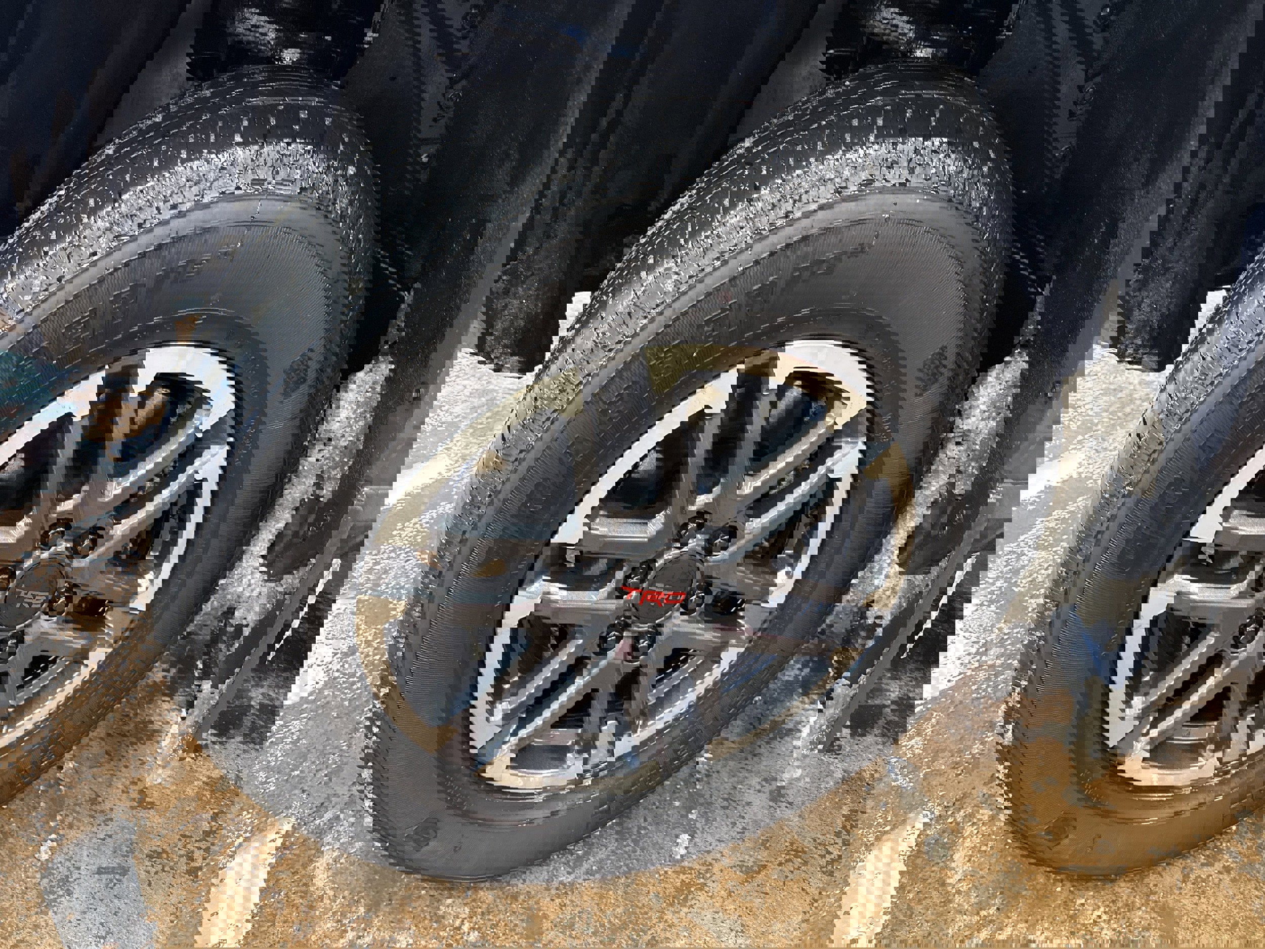 Used 2024 Toyota Tacoma TRD Sport w/ TRD Sport Upgrade Package image 4