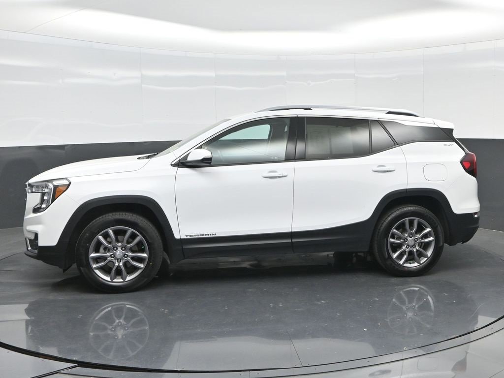Used 2024 GMC Terrain SLT image 8