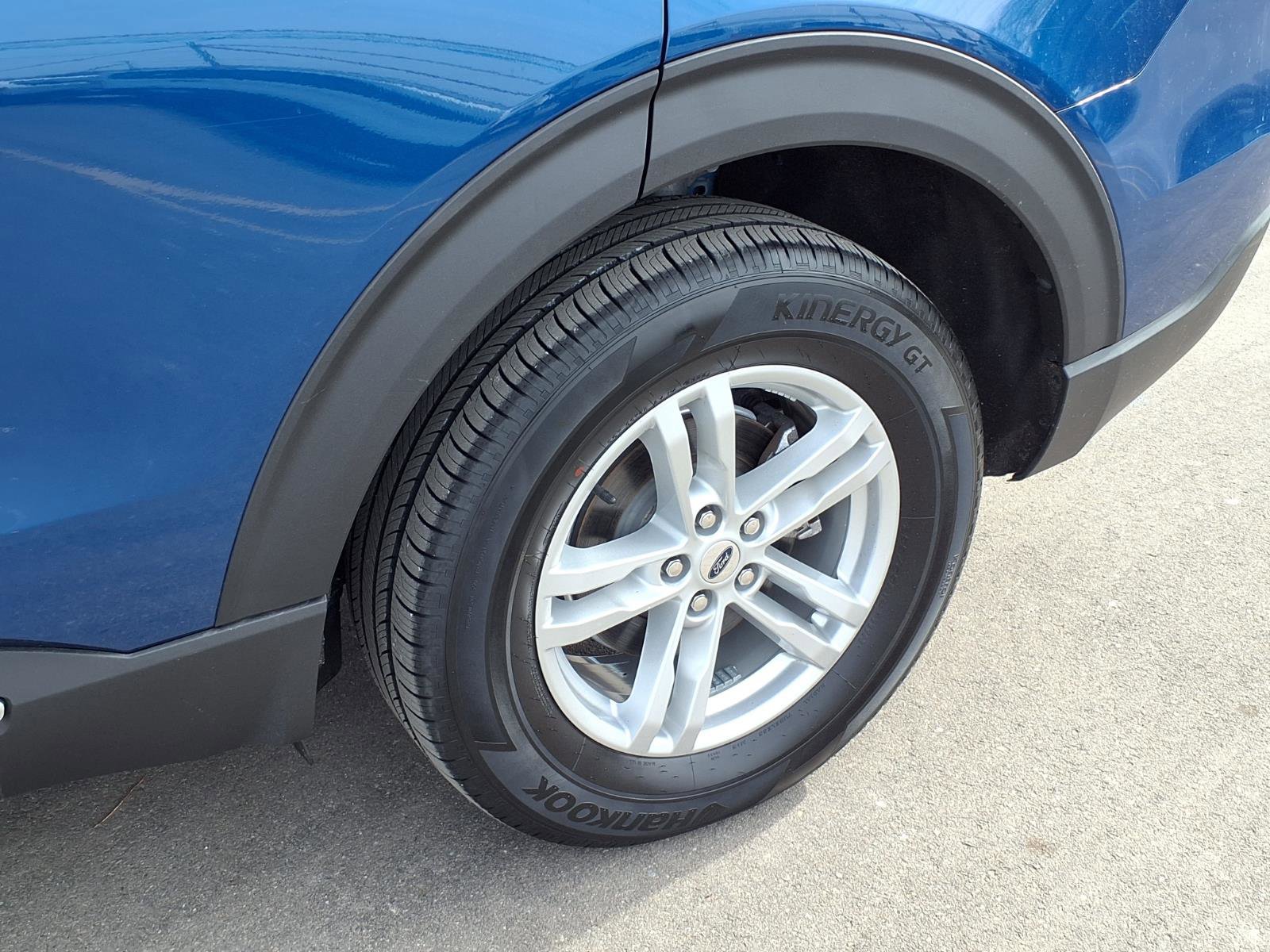 Used 2021 Ford Explorer XLT w/ Equipment Group 202A image 30