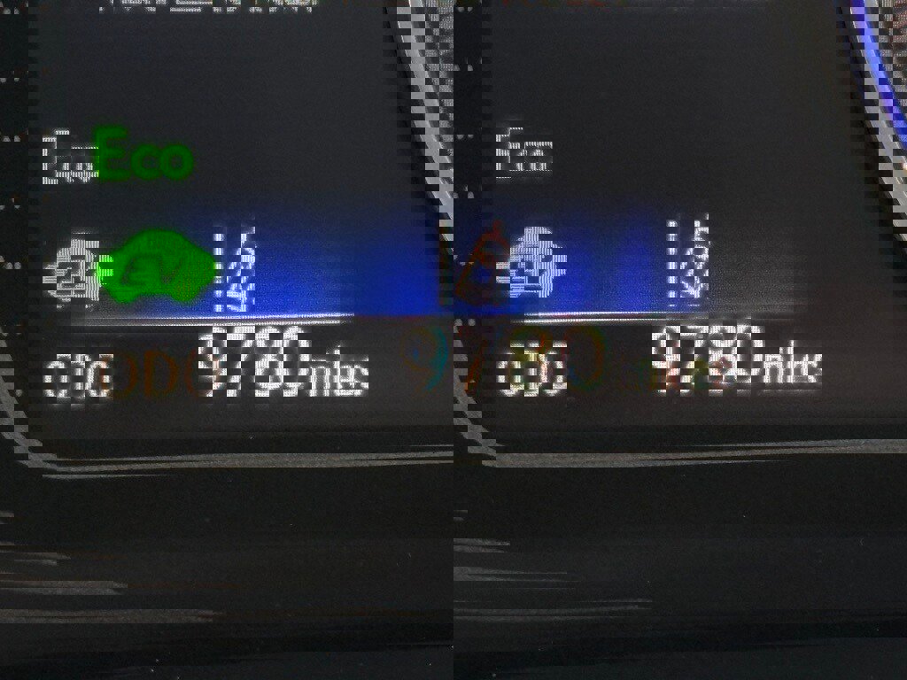 Certified 2025 Lexus ES 300h w/ Premium Package image 4