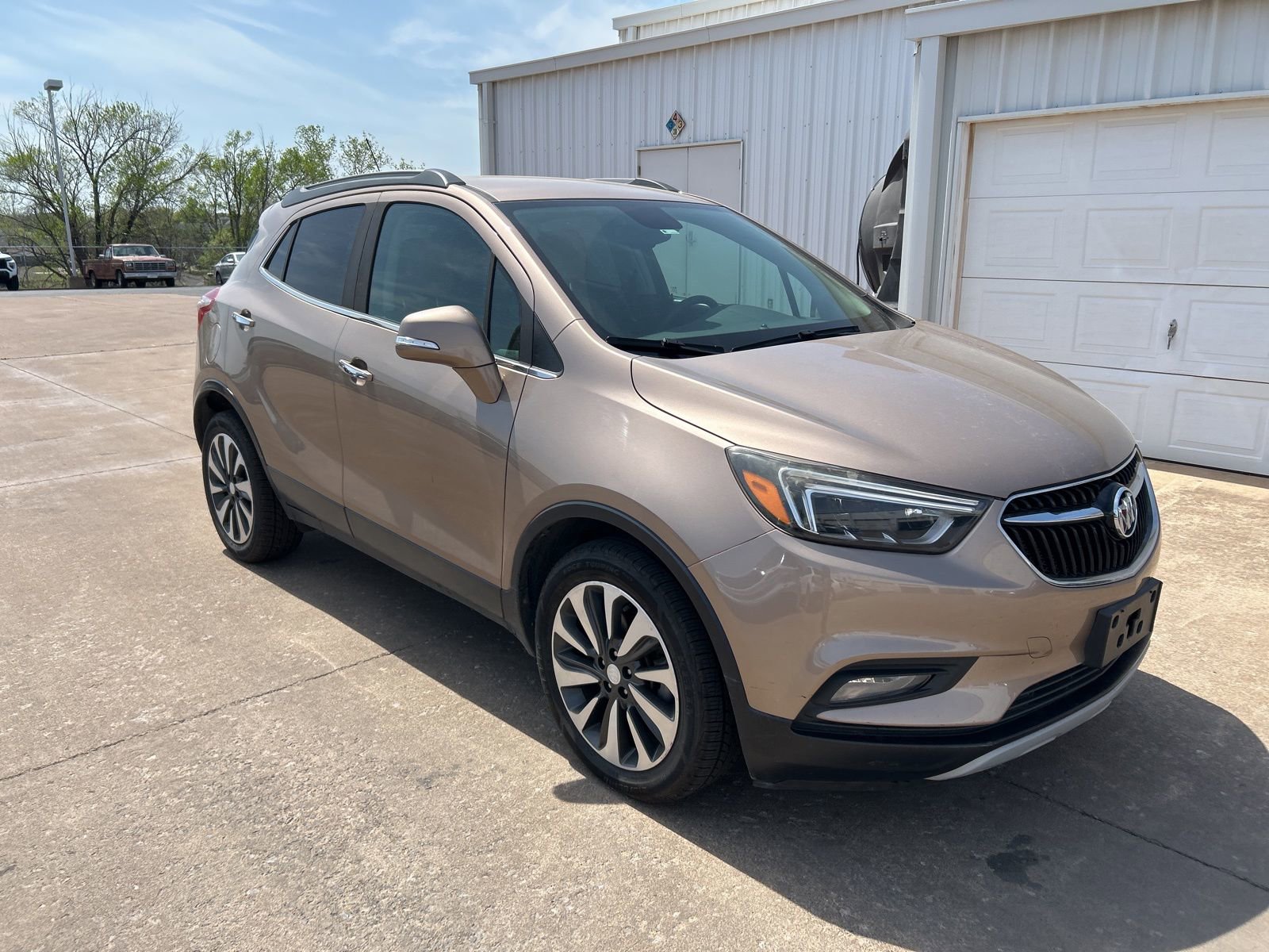 Used 2018 Buick Encore Essence image 3