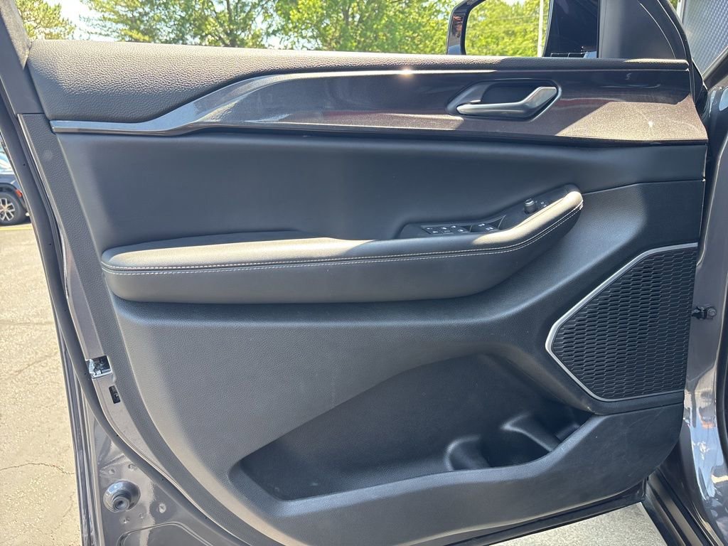 Used 2022 Jeep Grand Cherokee Altitude image 22