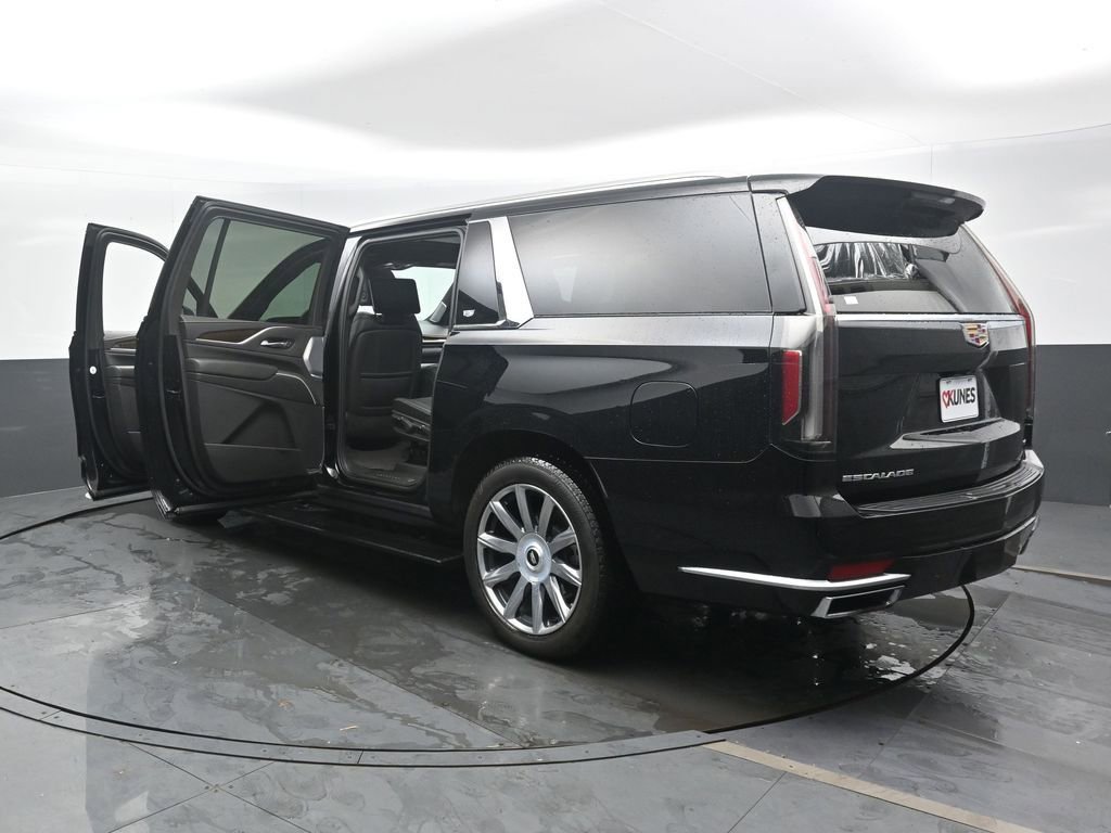 Used 2024 Cadillac Escalade ESV Premium Luxury Platinum image 51