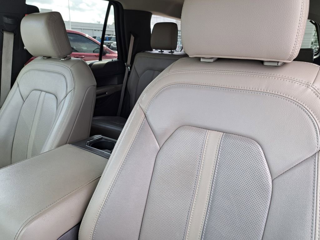 Used 2018 Ford Expedition Limited w/ Equipment Group 301A image 21