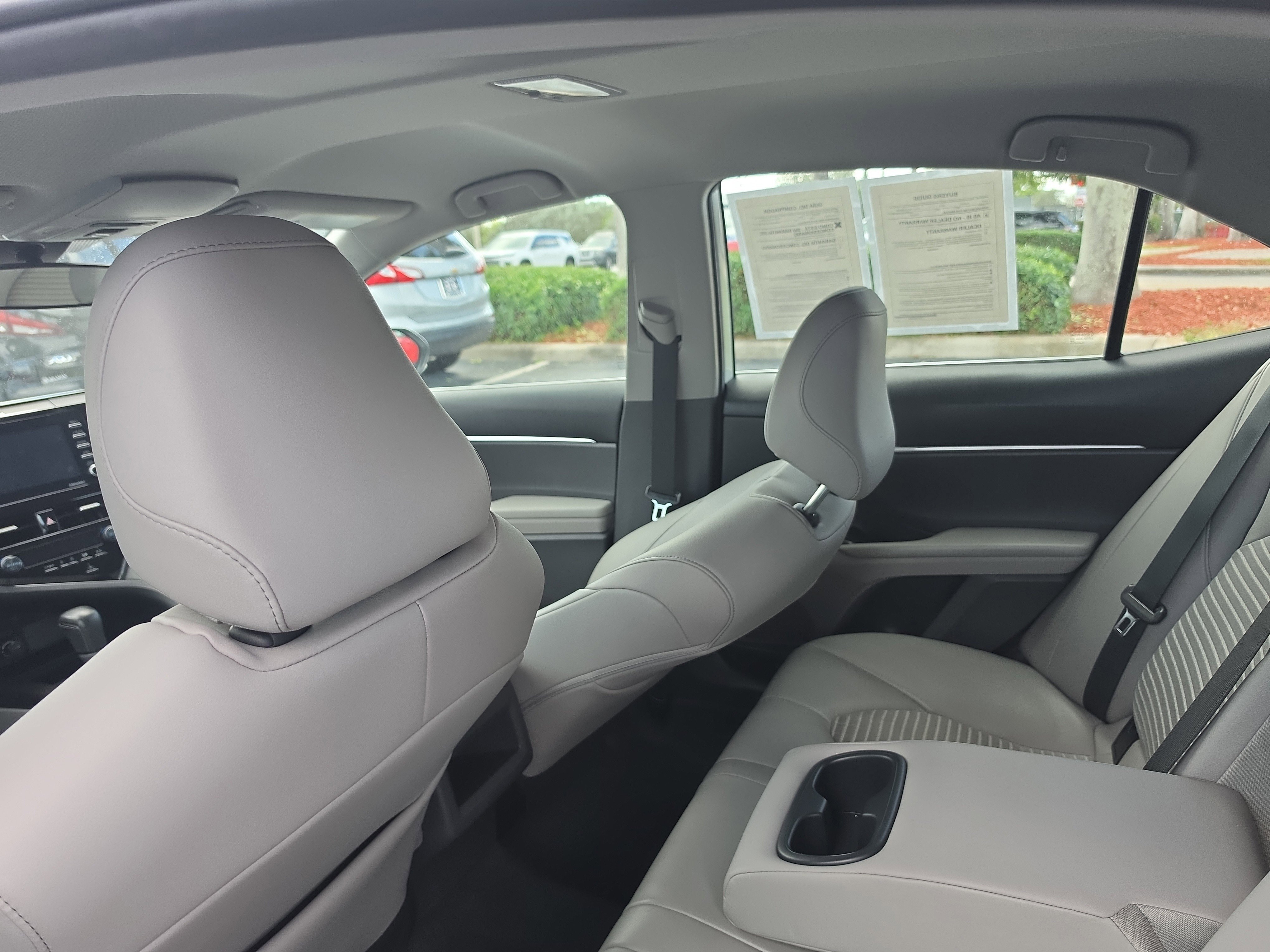 Used 2024 Toyota Camry SE image 10